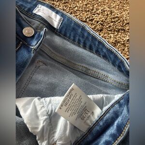 Light Blue Denim Jeans - Classic Wash